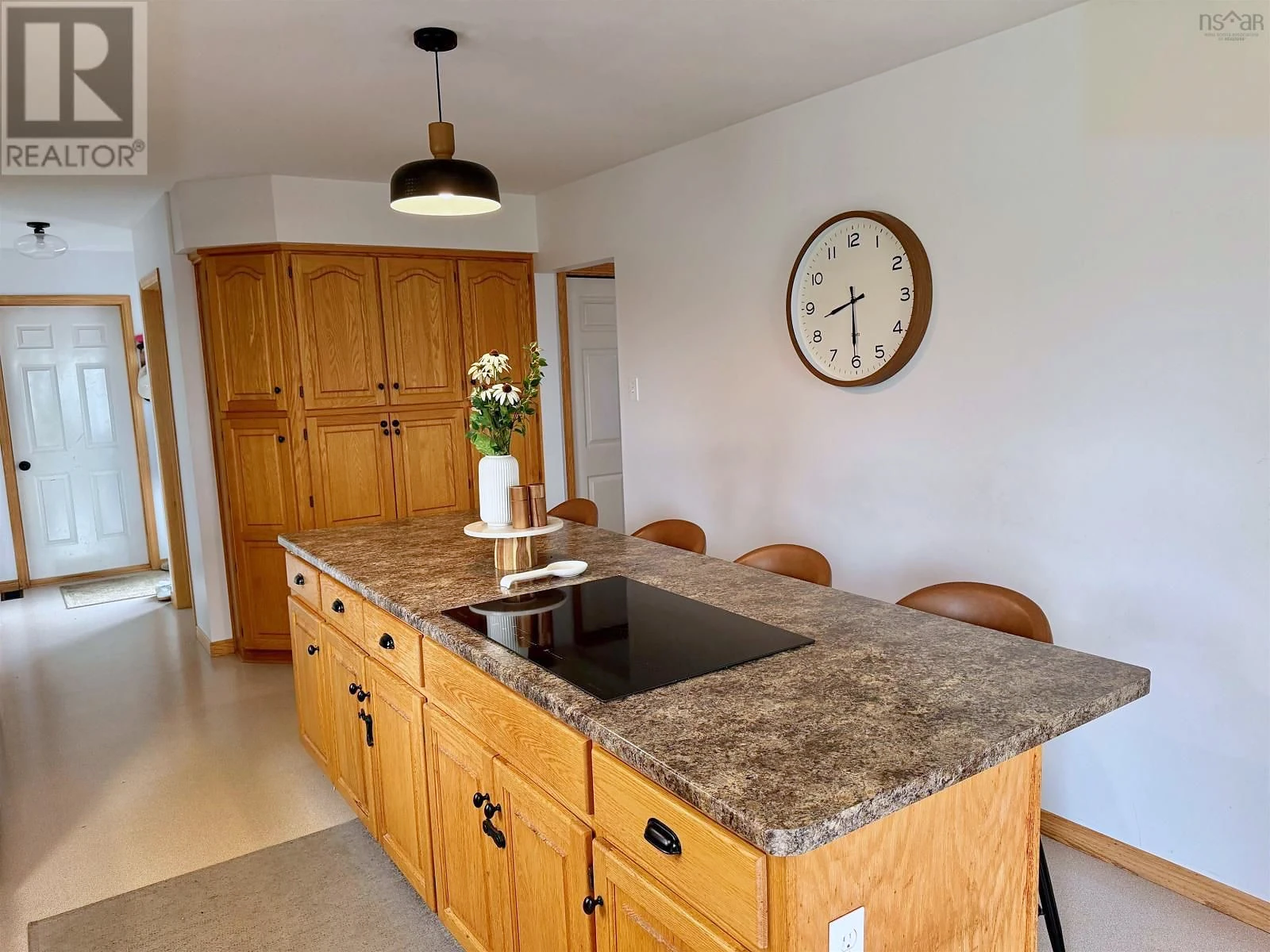 Property photograph 02 — 231 Overton Road Polished Photos