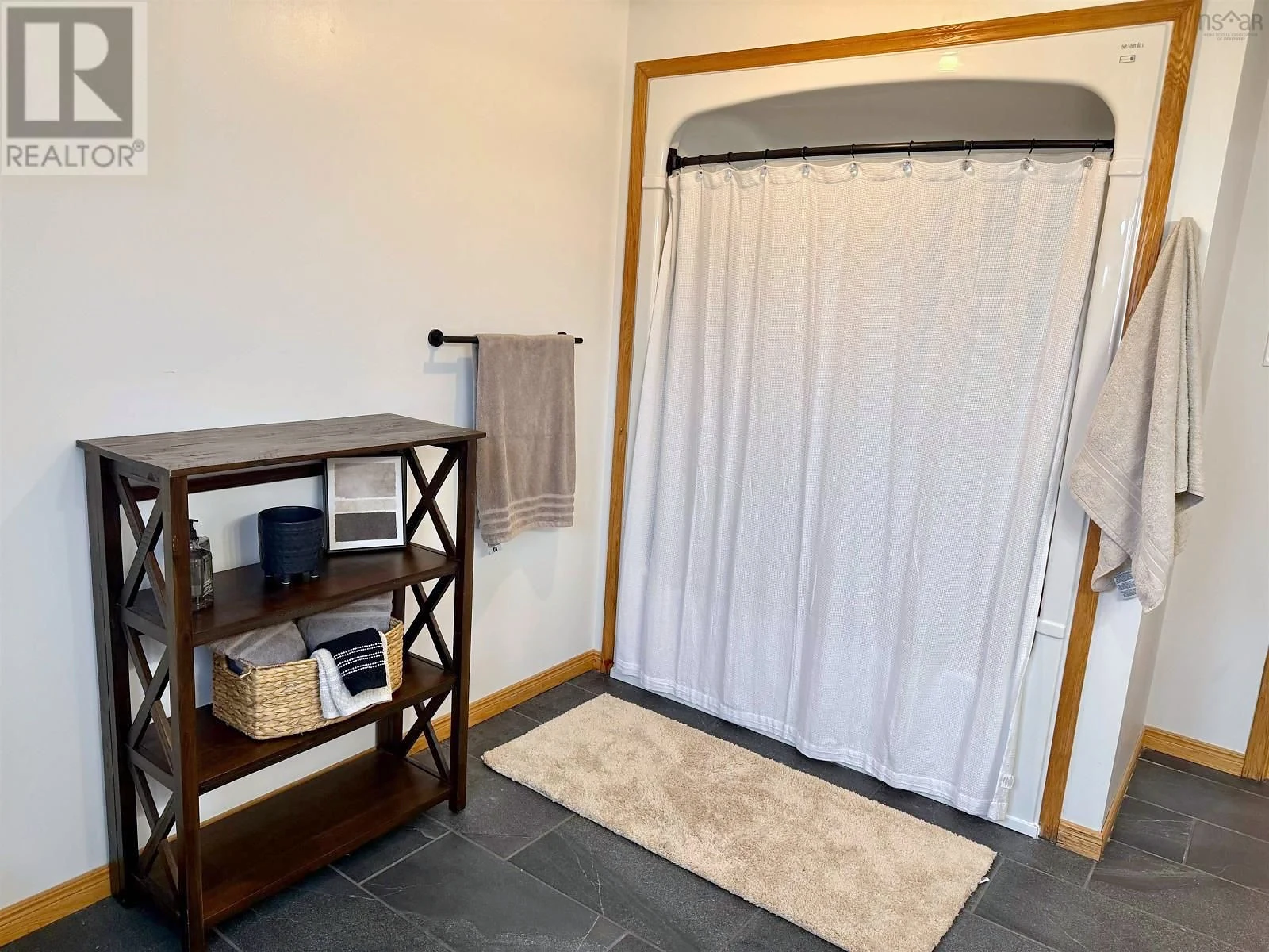 Property photograph 35 — 231 Overton Road Polished Photos