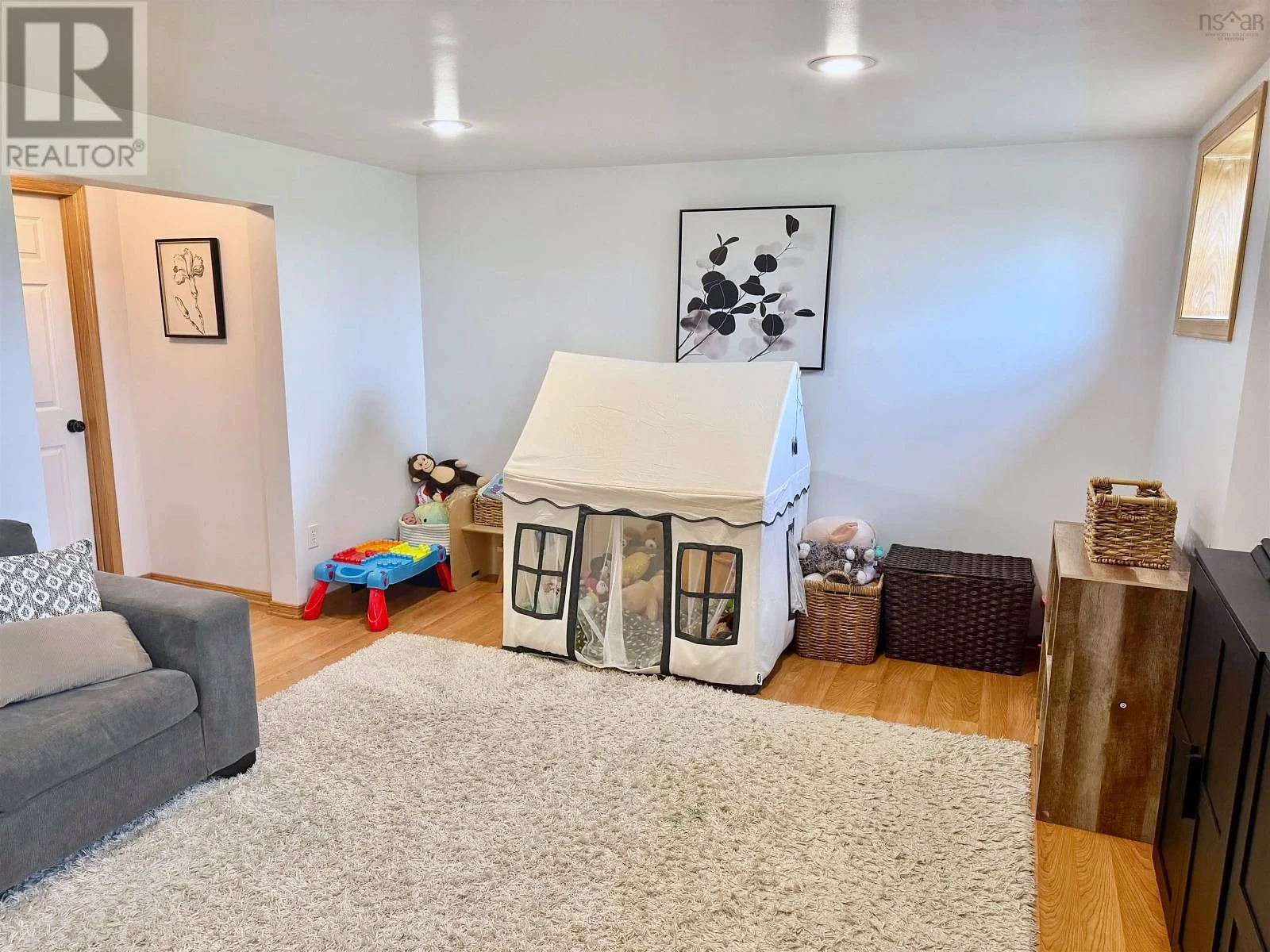 Property photograph 41 — 231 Overton Road Polished Photos