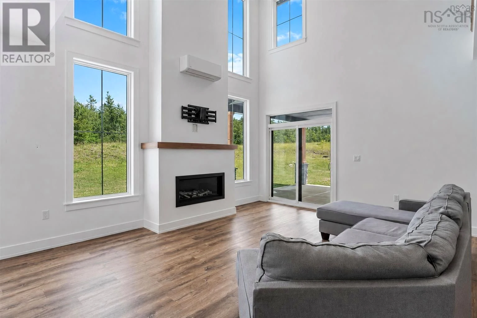 Property photograph 12 — 35 Seeland Avenue Polished Photos