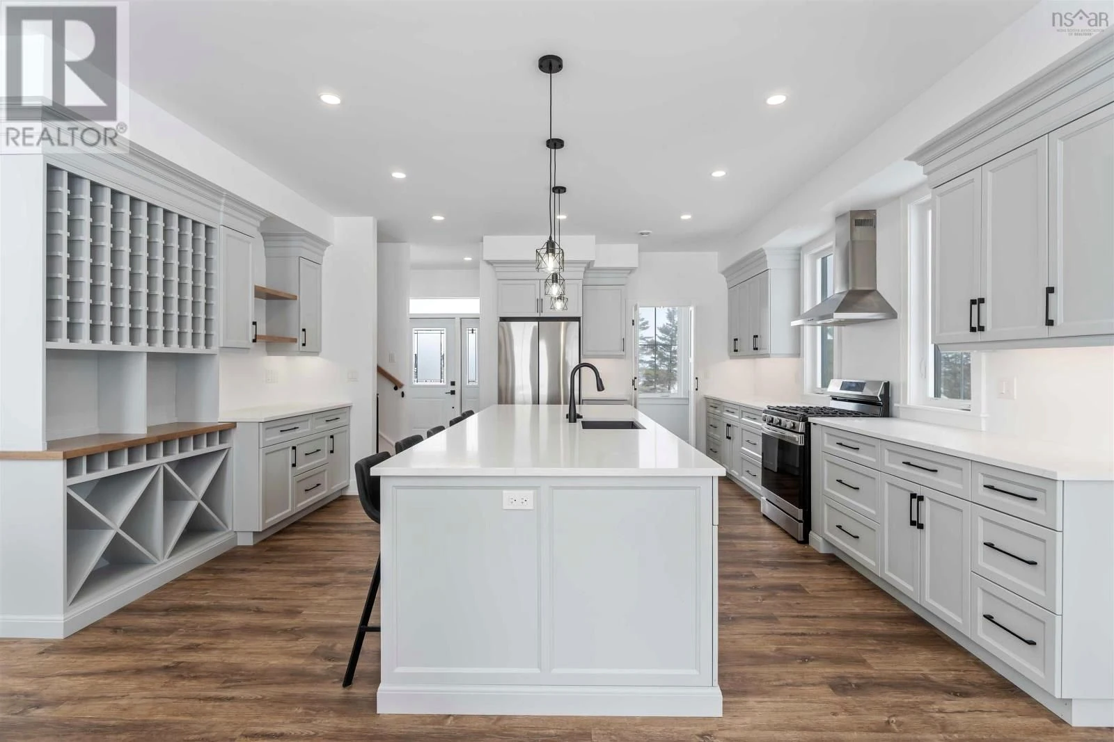 Property photograph 03 — 35 Seeland Avenue Polished Photos