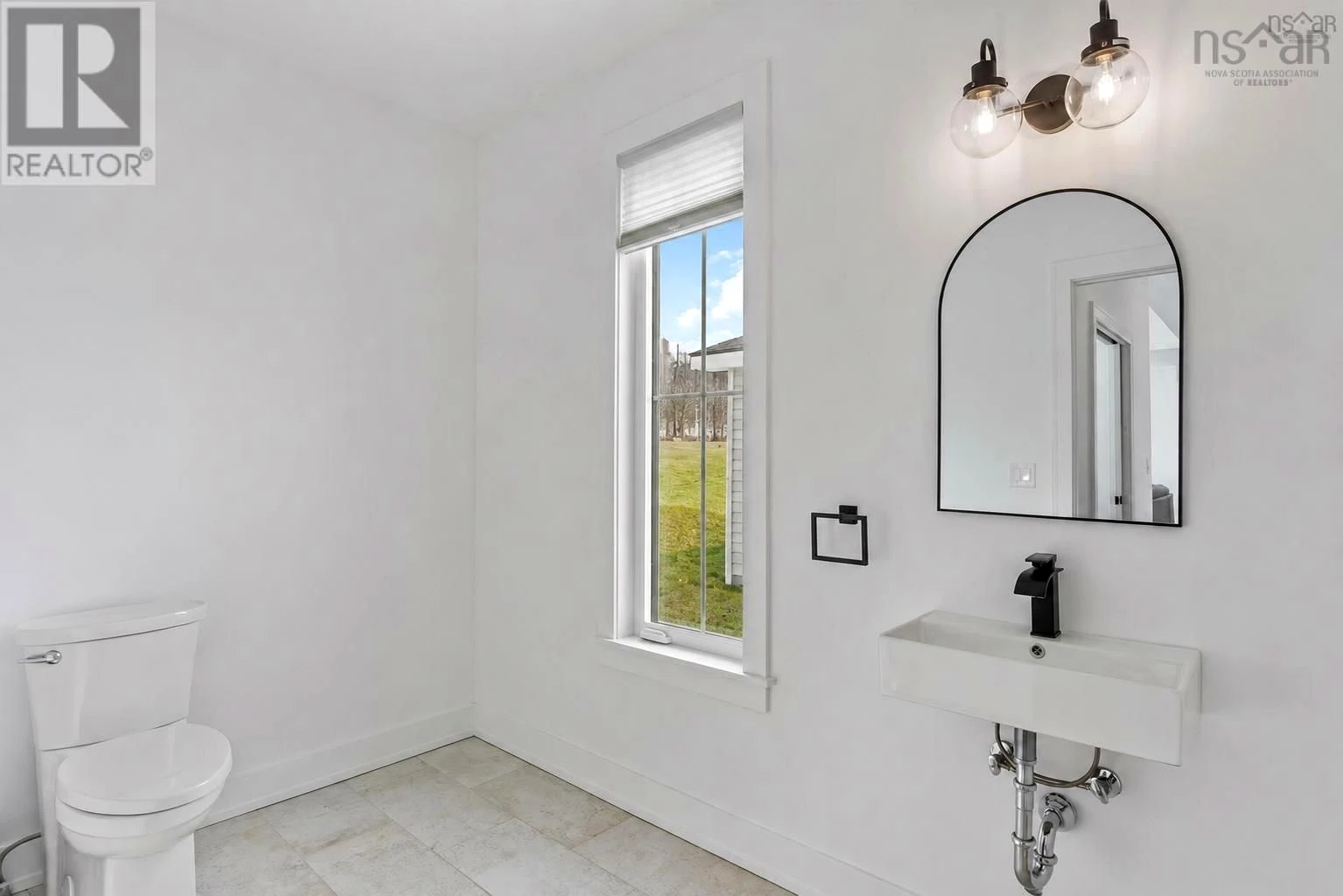 Property photograph 05 — 35 Seeland Avenue Polished Photos