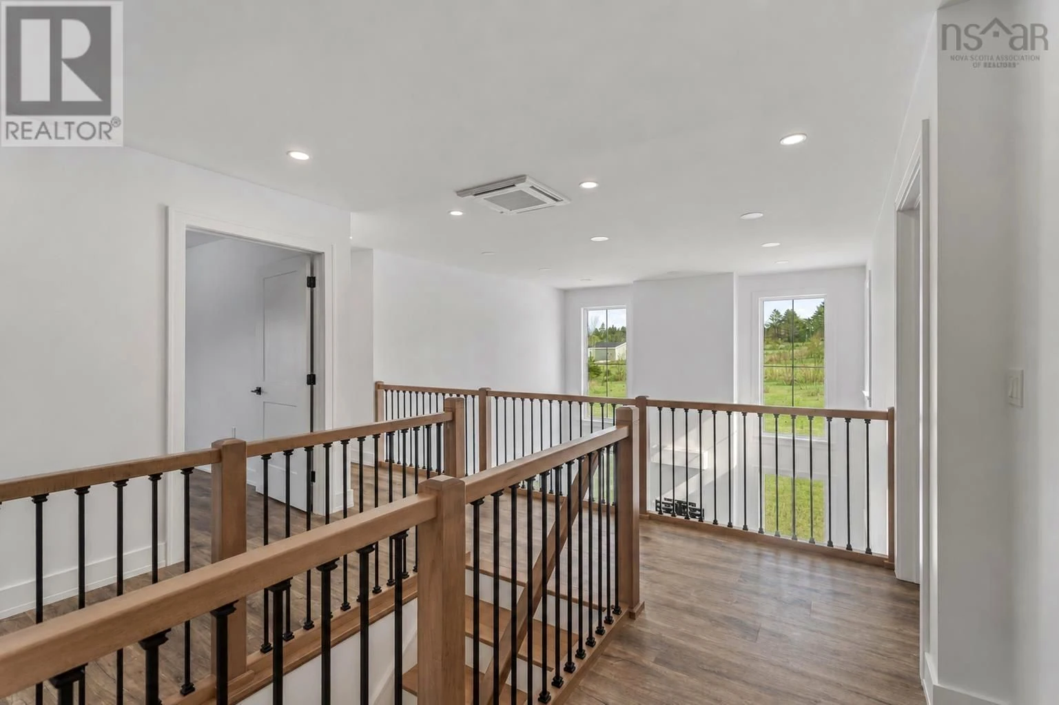 Property photograph 27 — 35 Seeland Avenue Polished Photos