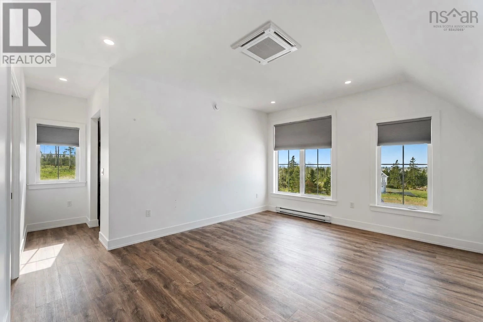 Property photograph 29 — 35 Seeland Avenue Polished Photos