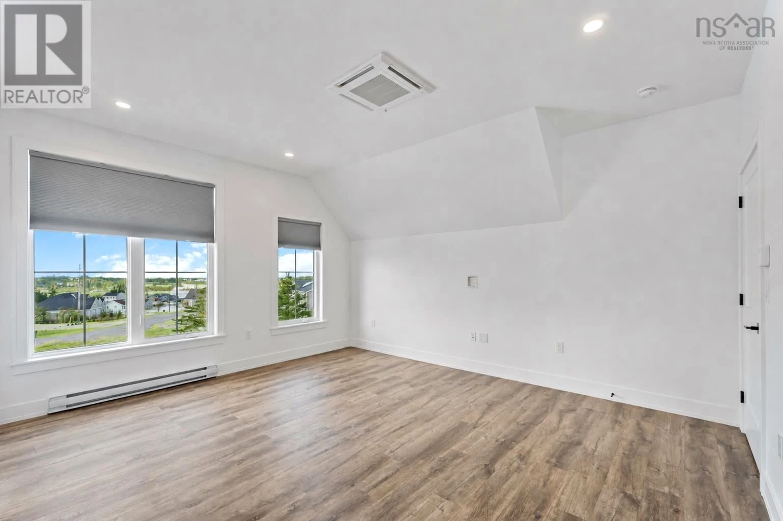 Property photograph 34 — 35 Seeland Avenue Polished Photos