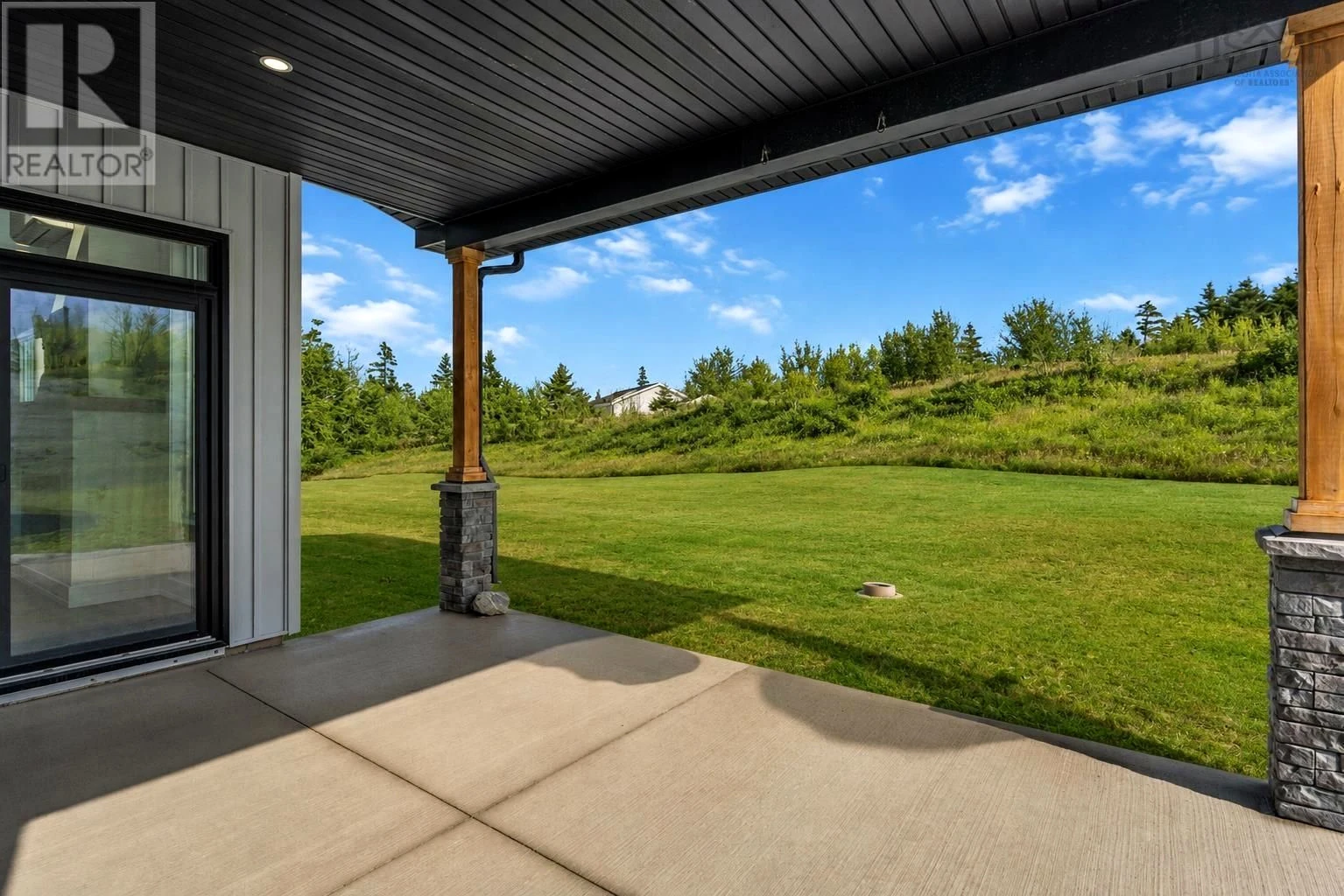 Property photograph 35 — 35 Seeland Avenue Polished Photos